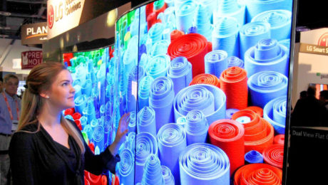 LG Electronics USA Business Solutions today announced that its brand new Dual-View Flat OLED Display, the first digital signage solution to offer OLED technology to the U.S. commercial marketplace, will begin shipping next month. (PRNewsFoto/LG Electronics USA)